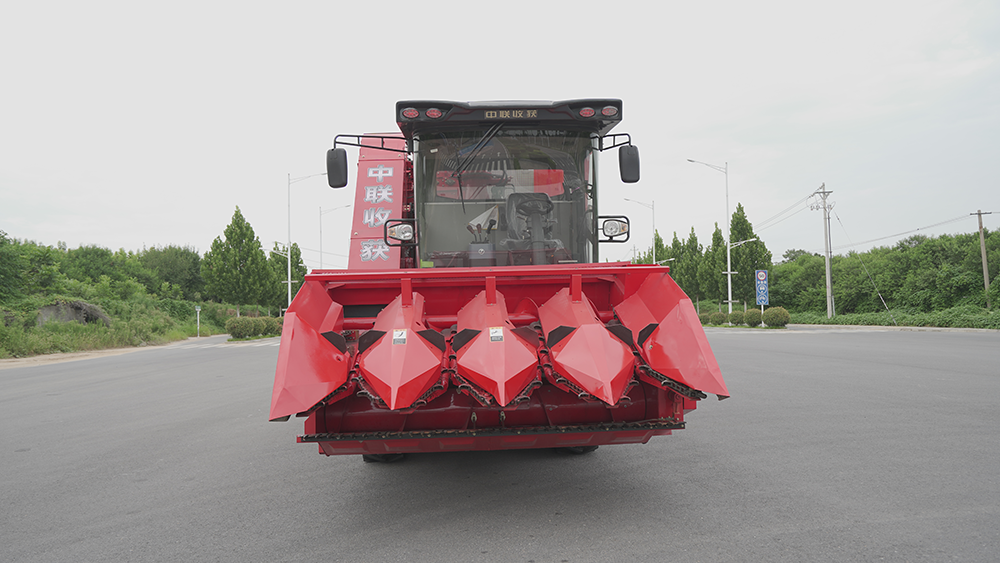 z6尊龙凯时4YZJ-4型自走式玉米穗茎收获机